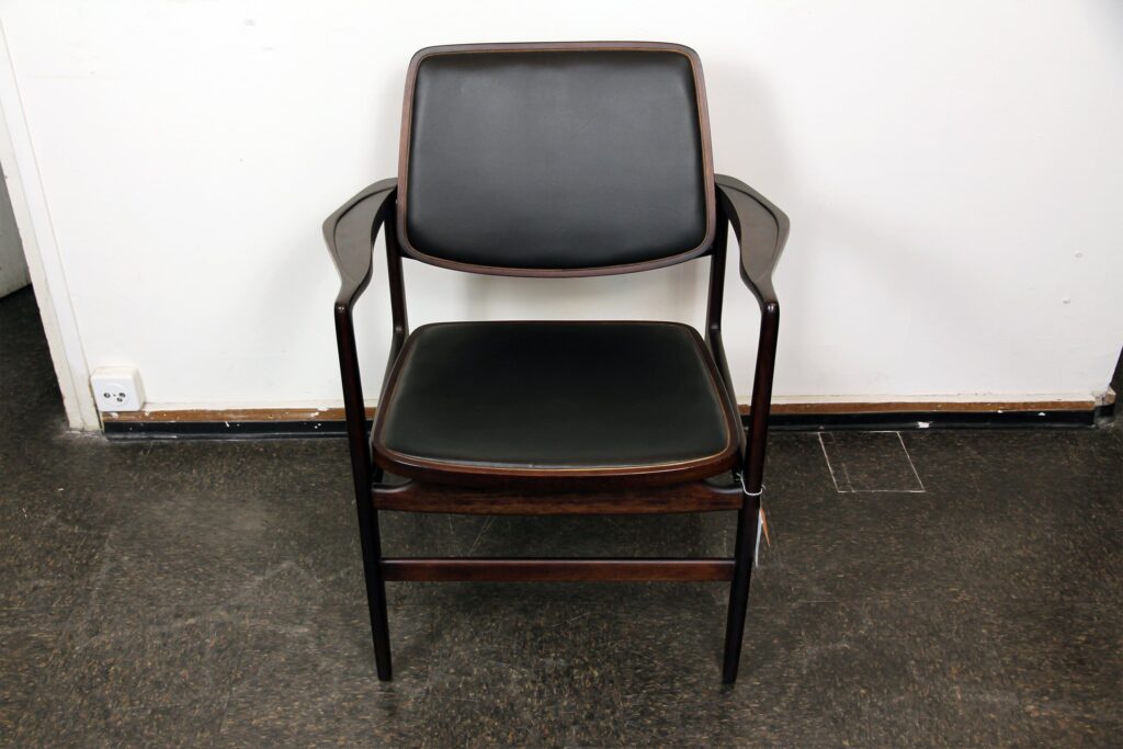 Oscar Chair