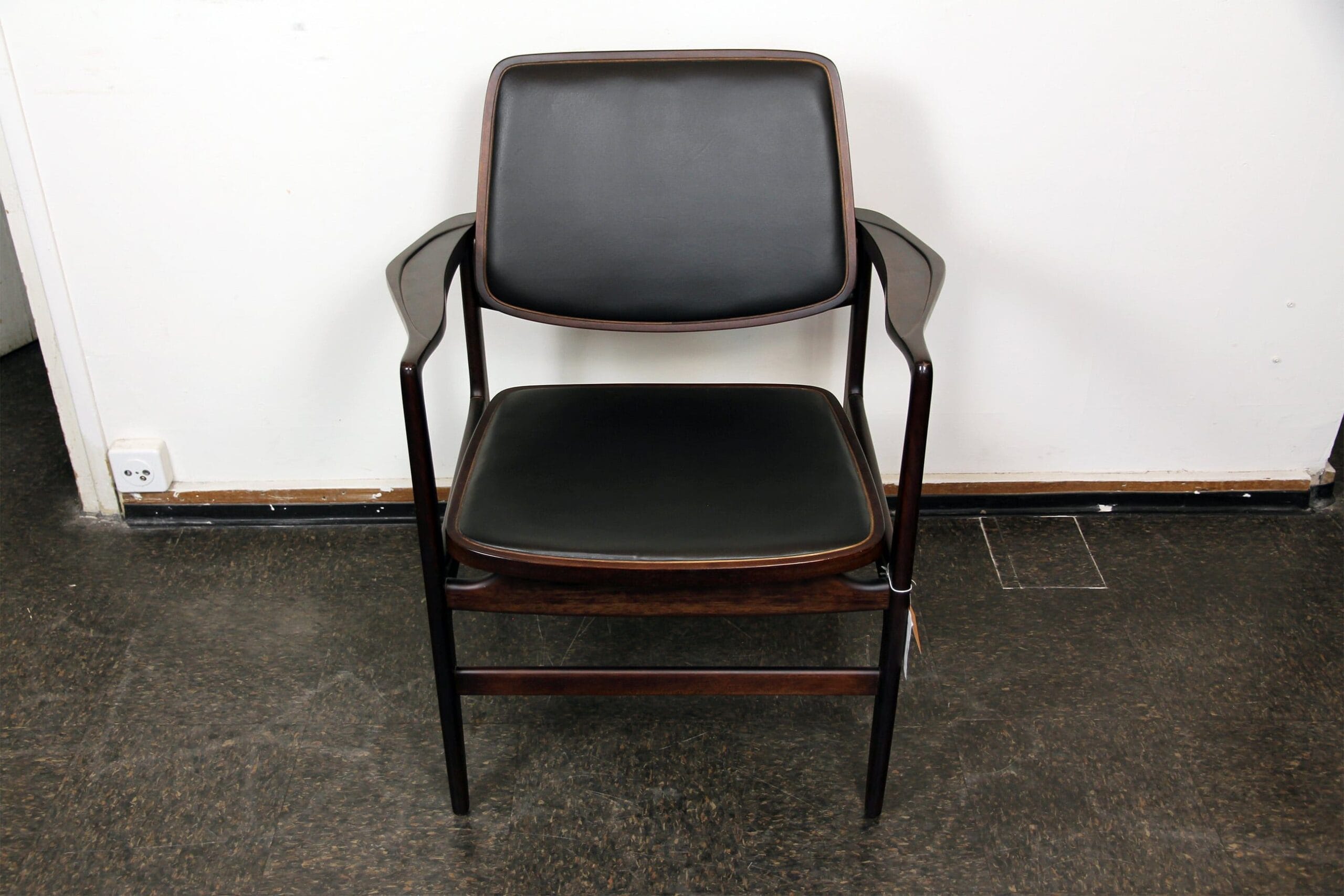 Oscar Chair – Sergio Rodrigues