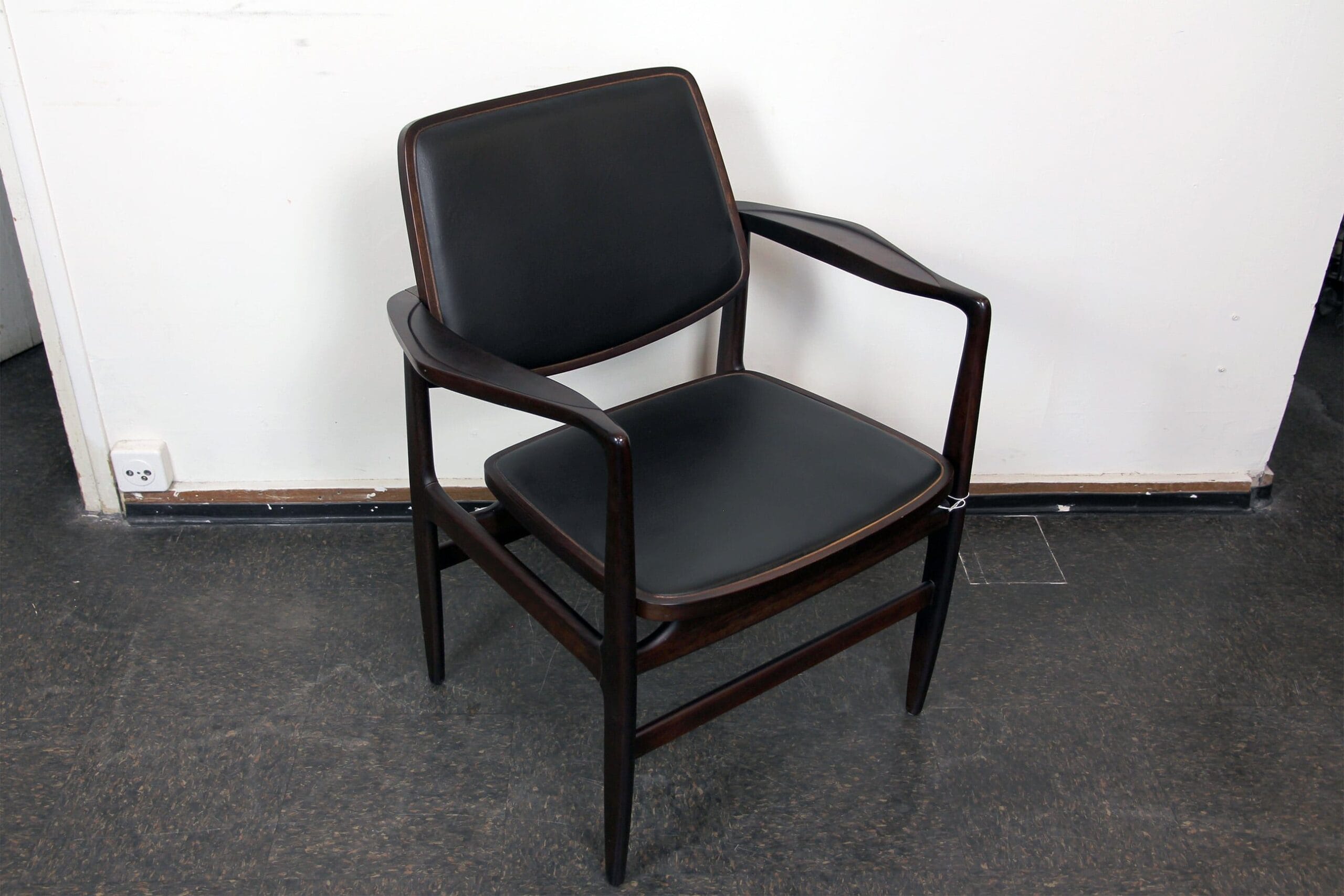 Oscar Chair – Sergio Rodrigues