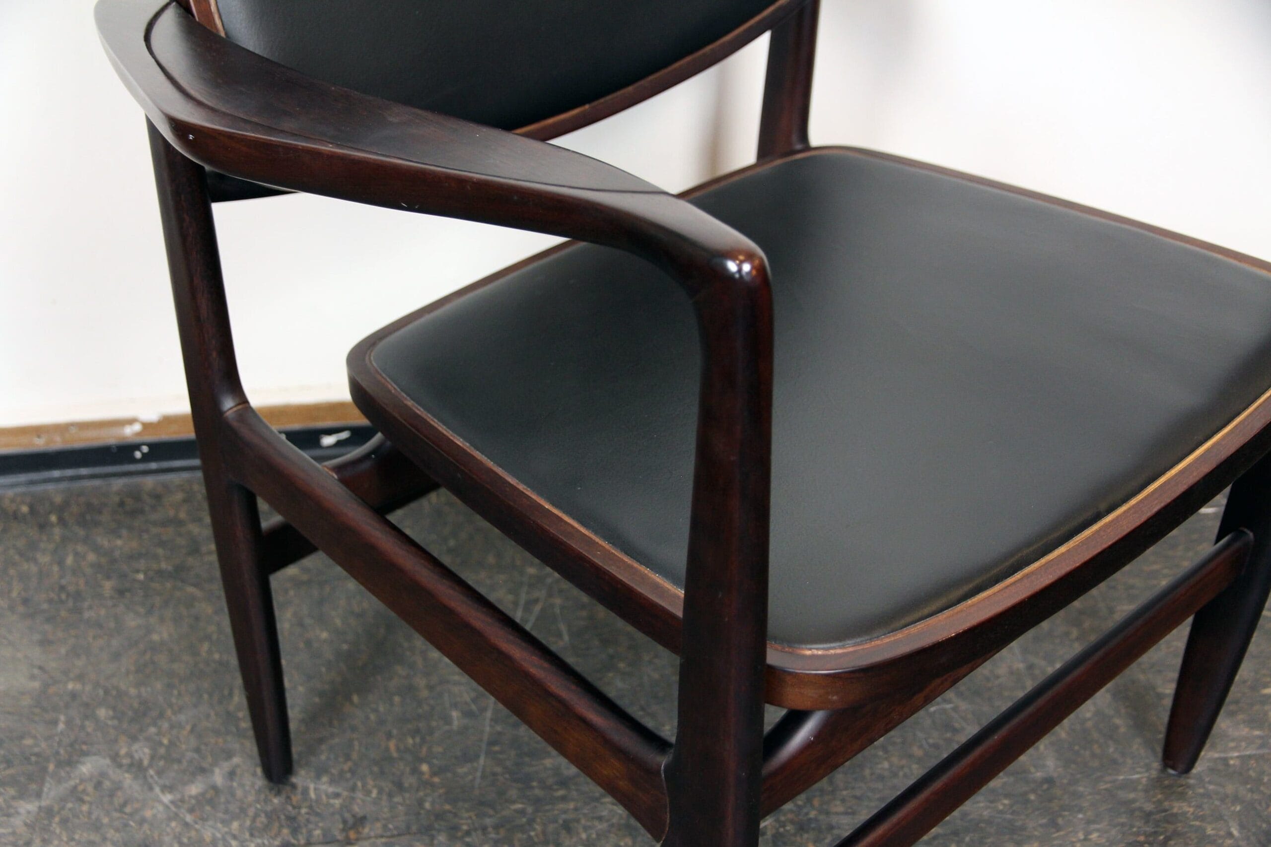 Oscar Chair – Sergio Rodrigues