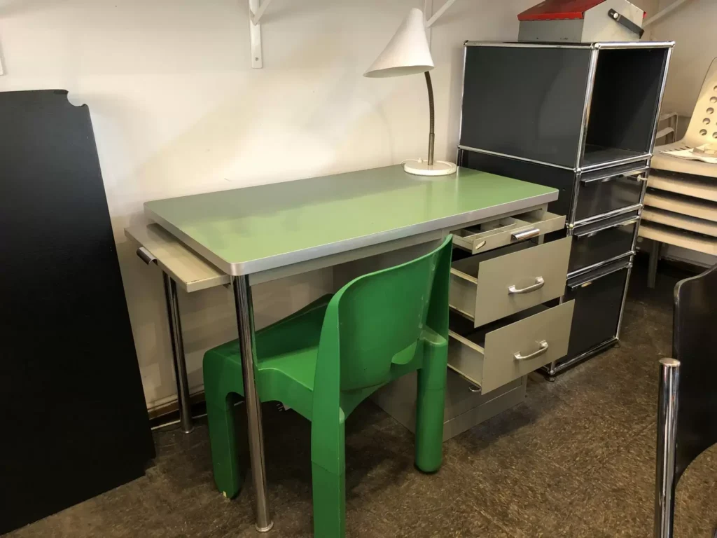 Metal desk