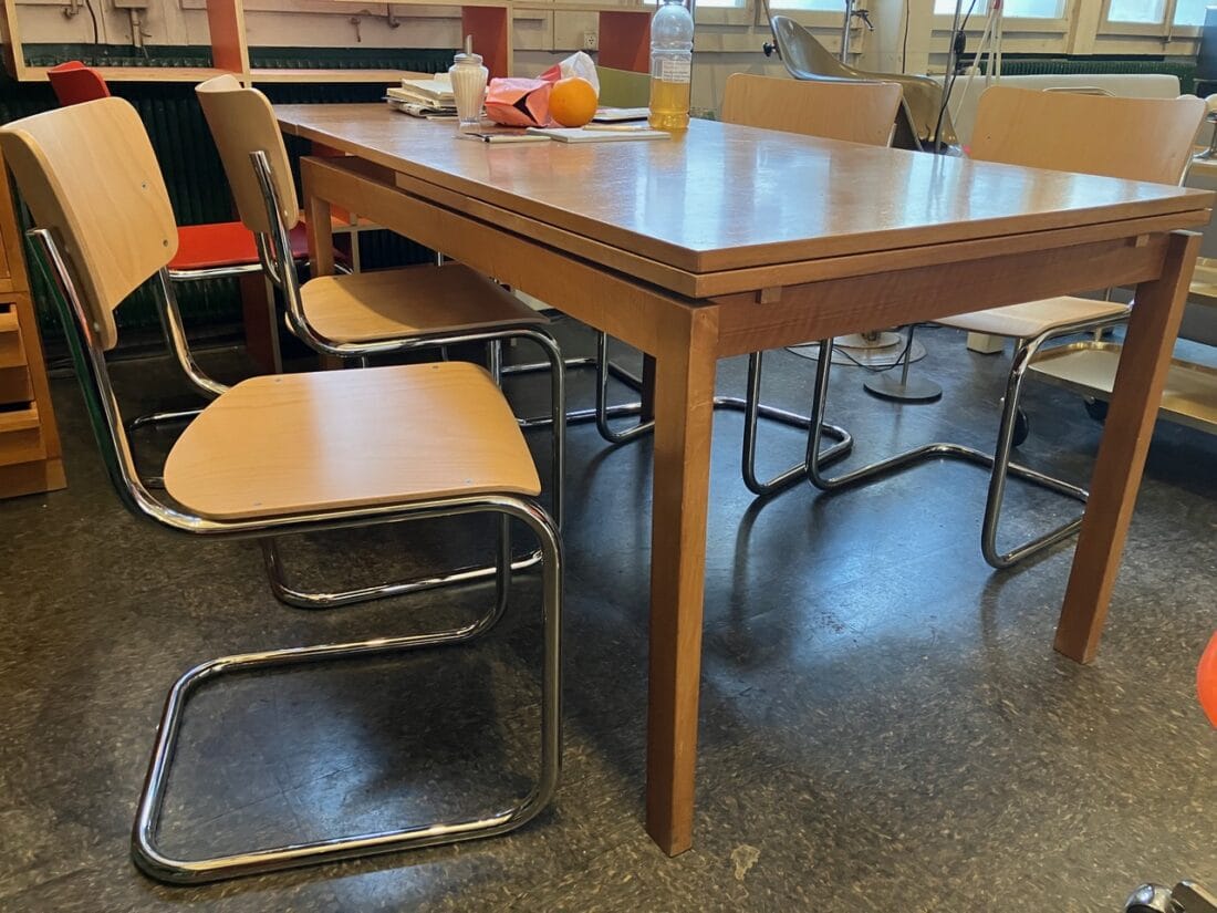 Ausziehbarer Esstisch – Willy Guhl