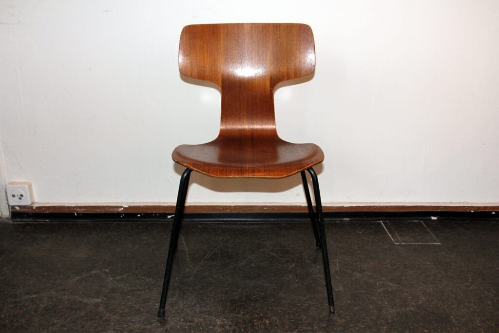 3103 Hammer Chair