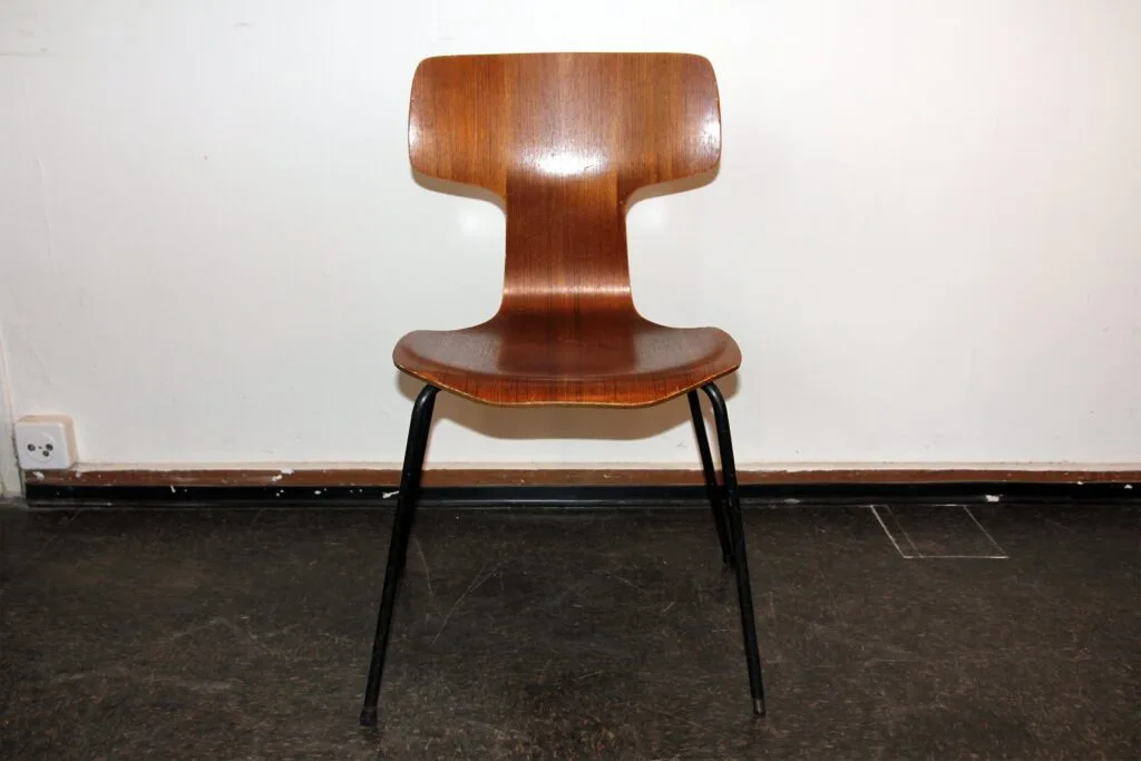 3103 Hammer Chair