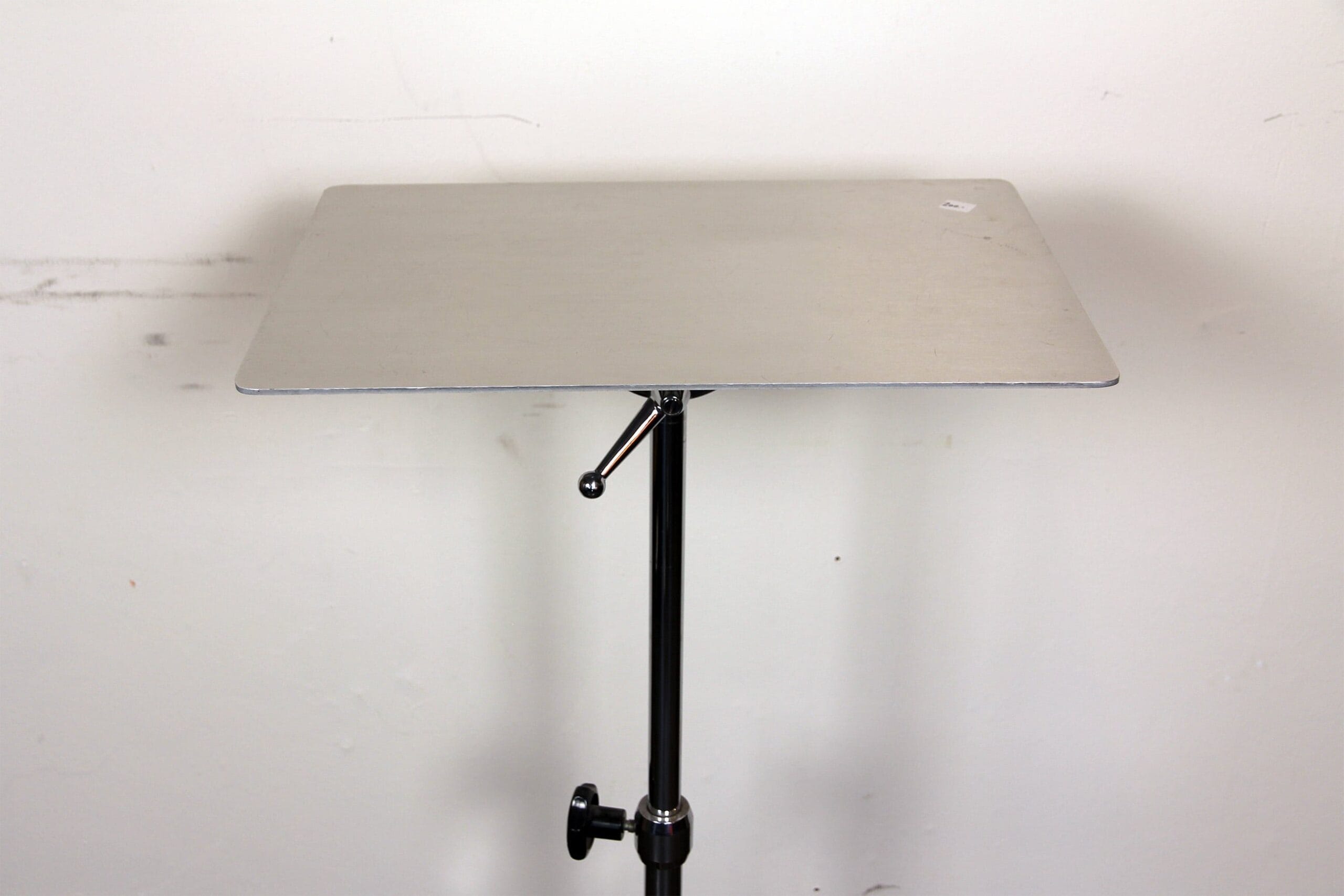 Beistelltisch auf Rollen