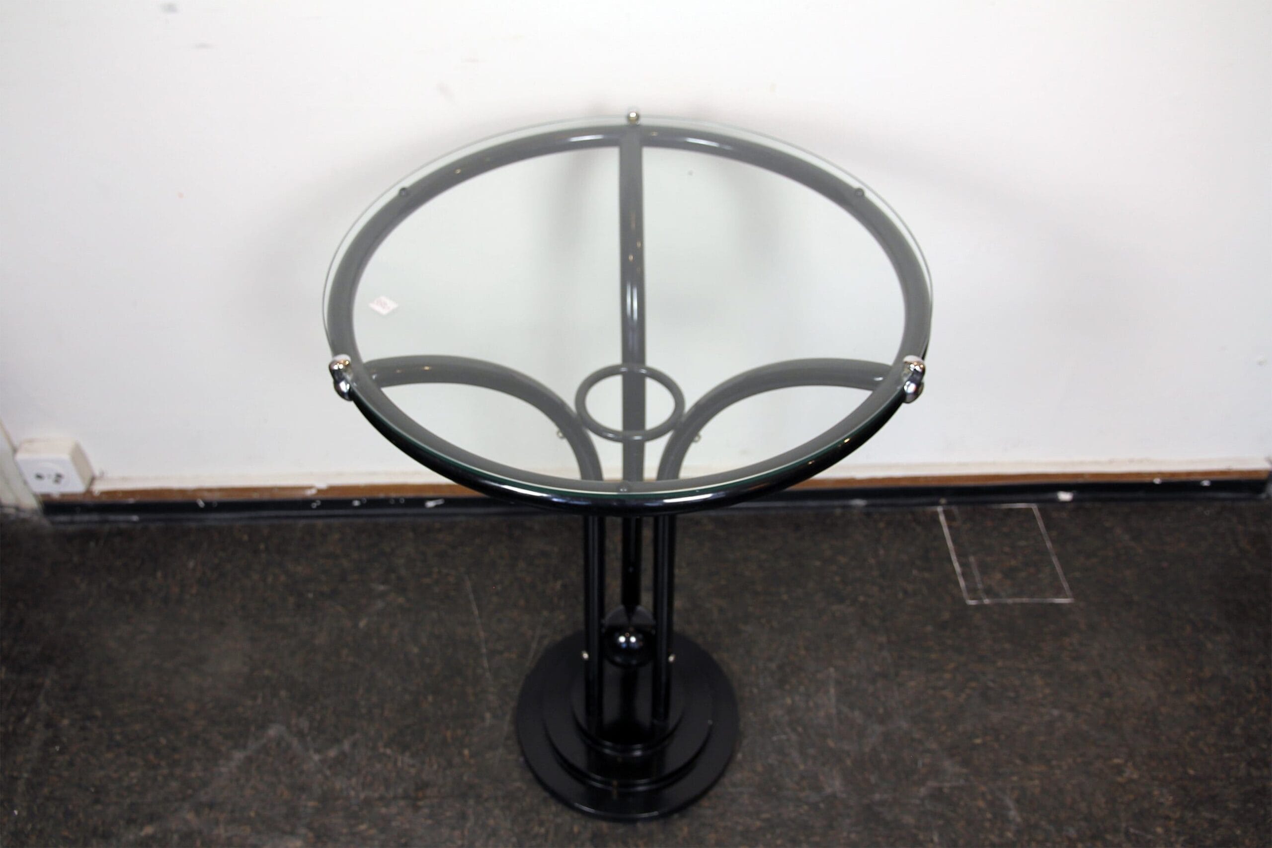 Round bistro table
