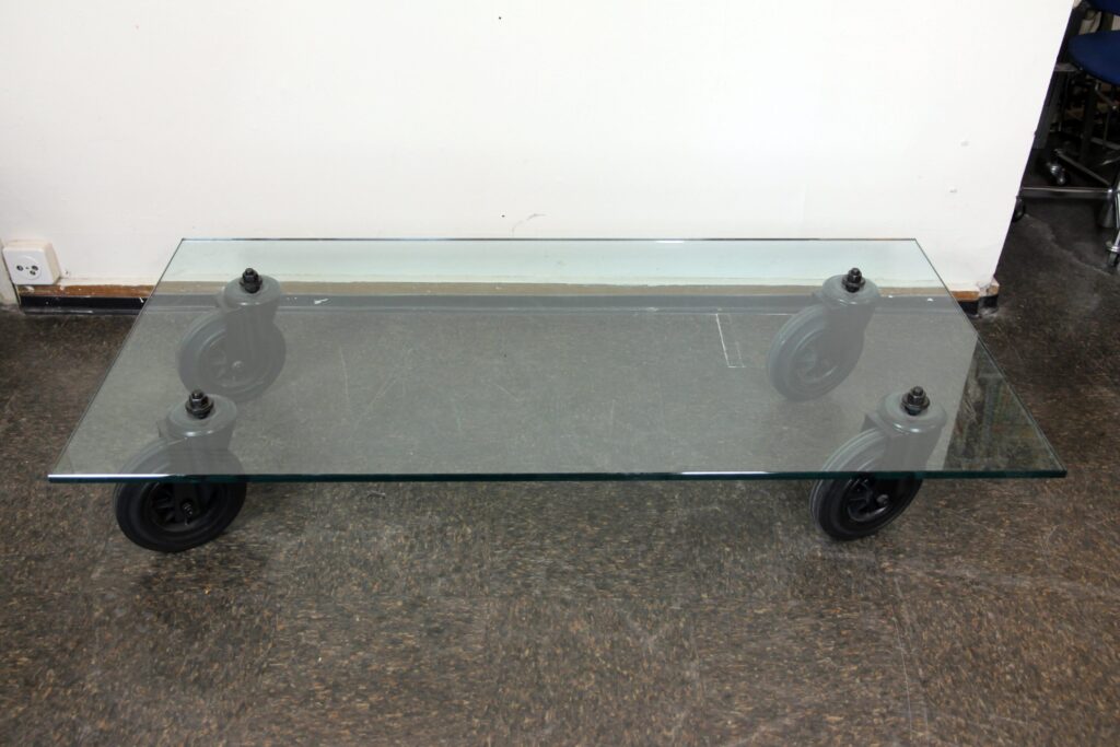 Coffee table on castors "Tavolo con ruote"