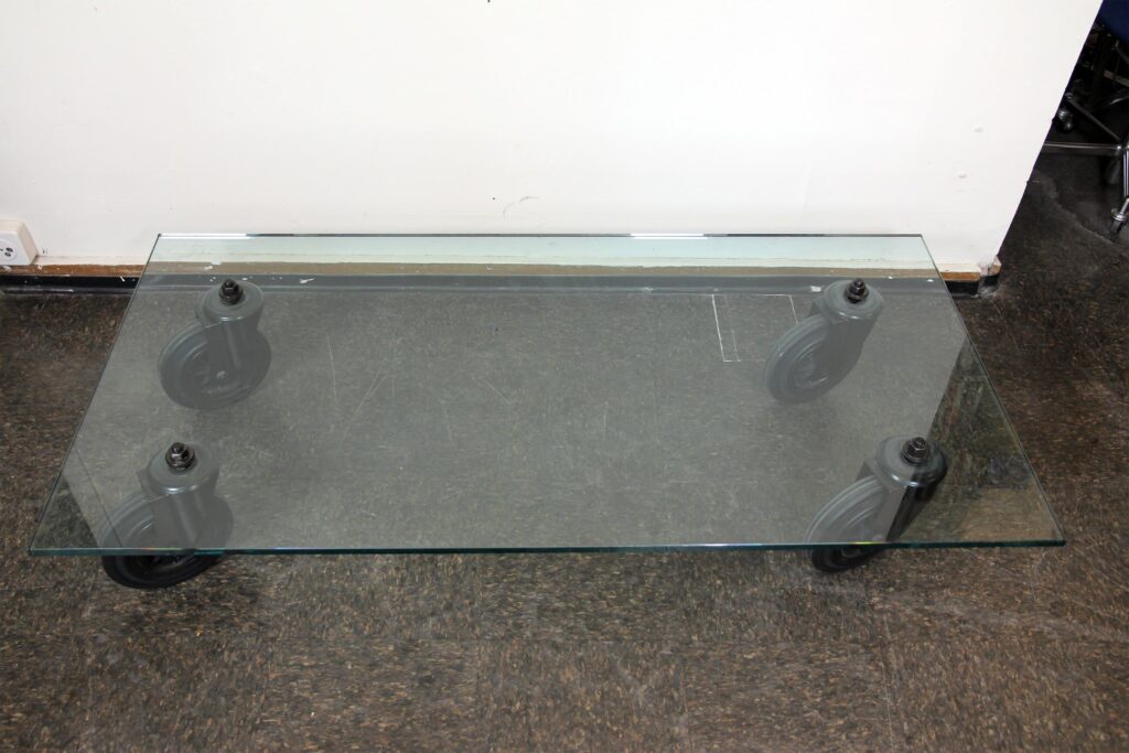 Coffee table on castors "Tavolo con ruote"