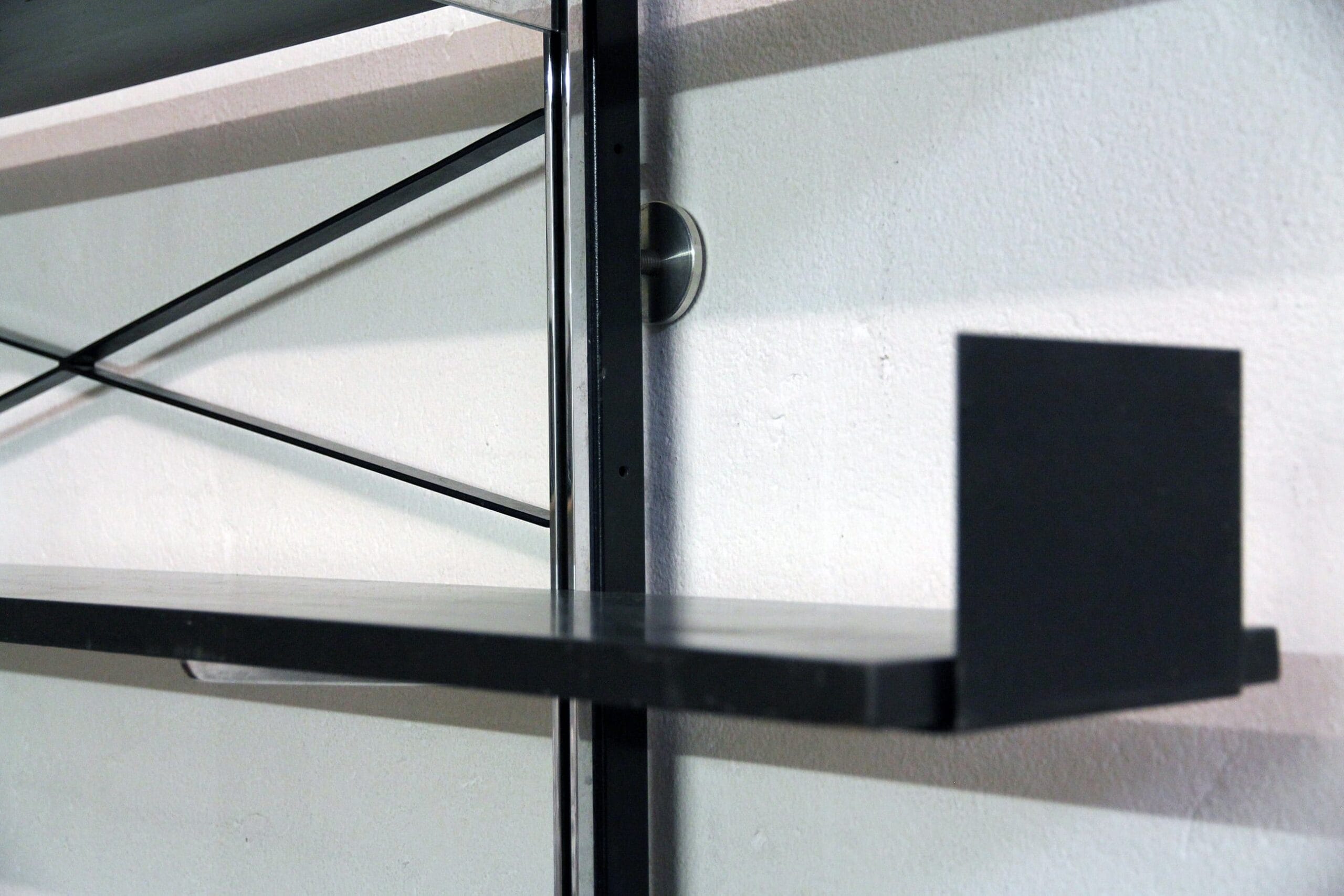 Classic shelving system - Willy Guhl