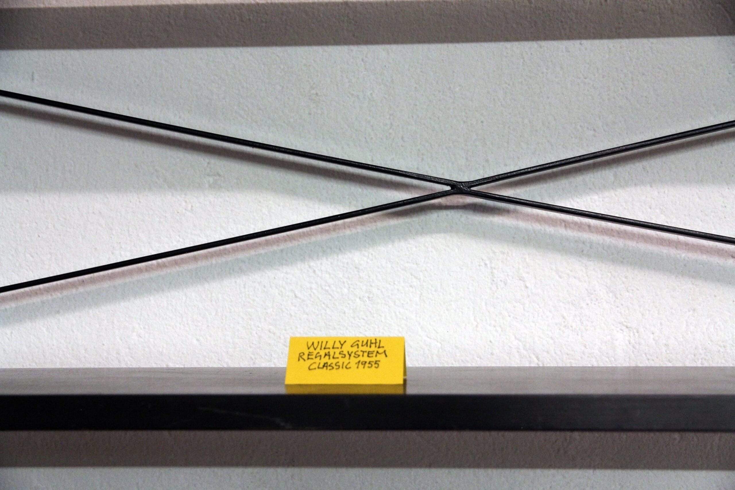 Classic shelving system - Willy Guhl