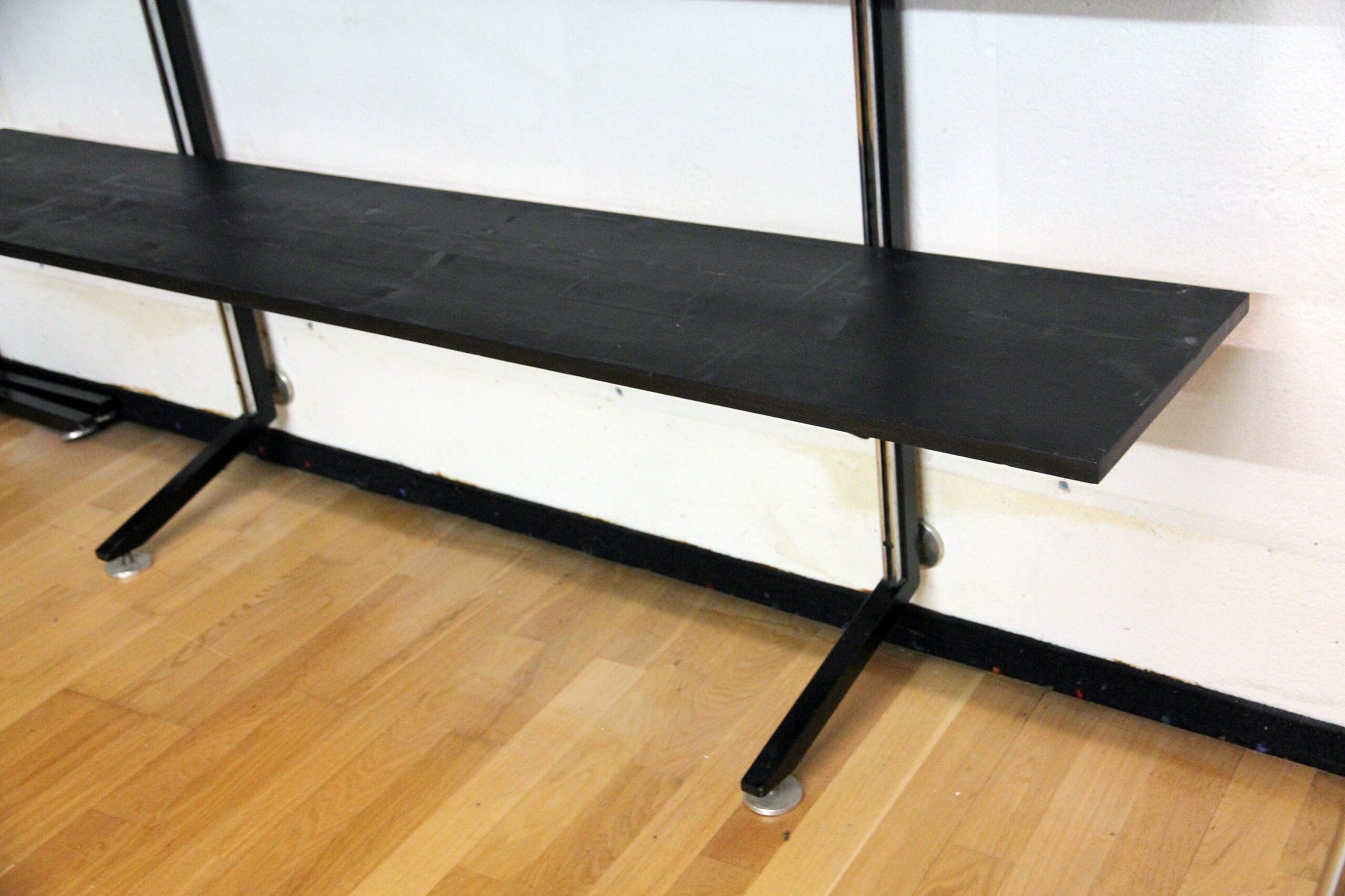 Classic shelving system - Willy Guhl