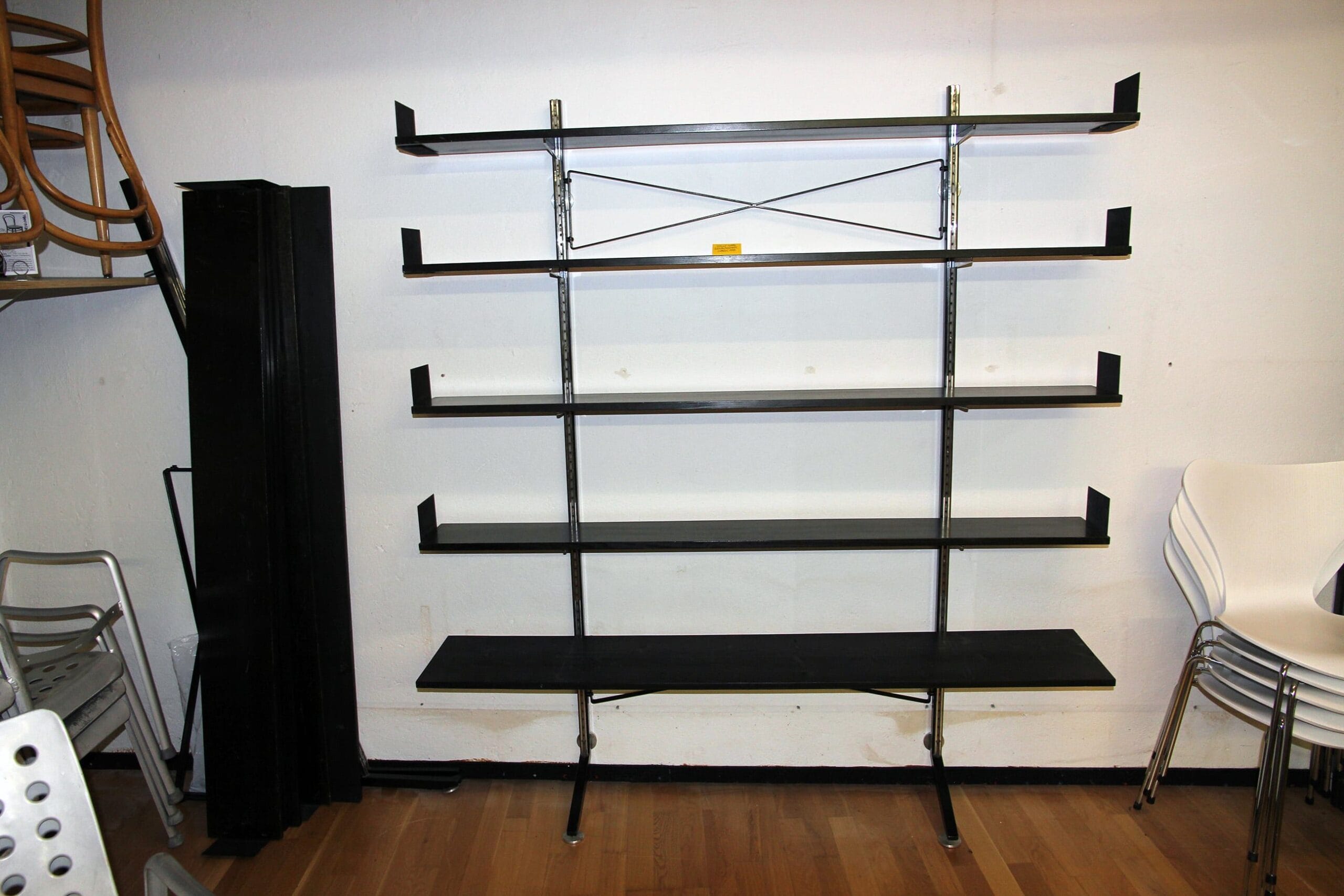 Classic shelving system - Willy Guhl