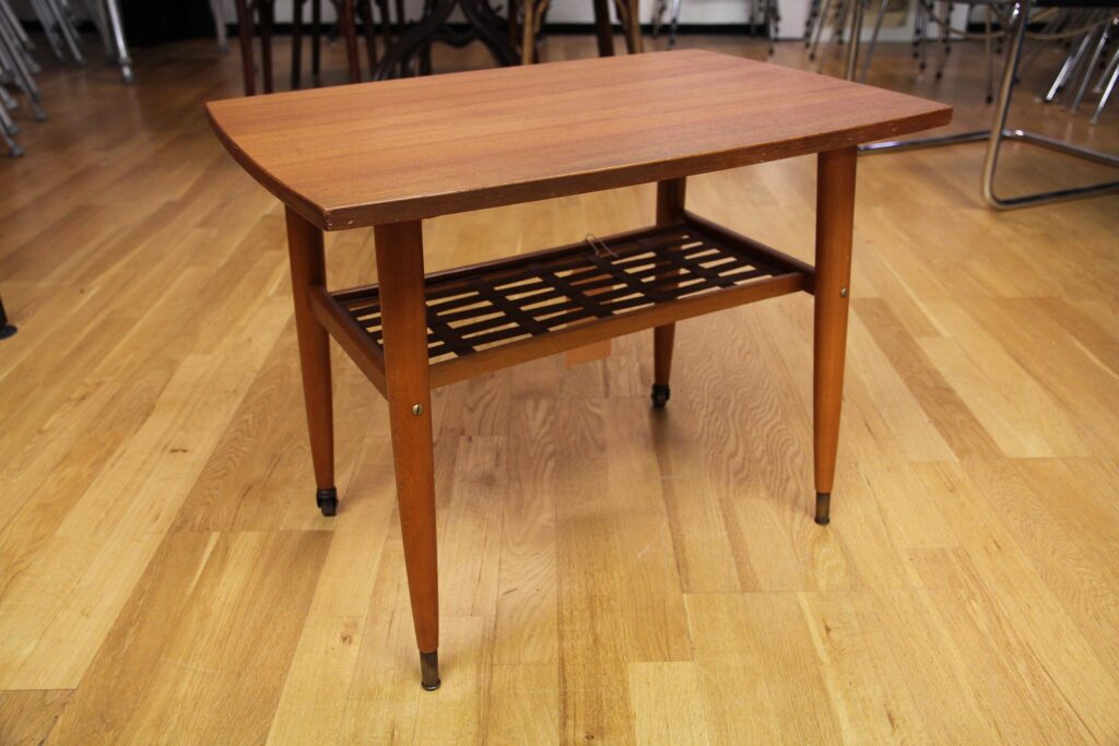 Teak Beistelltisch