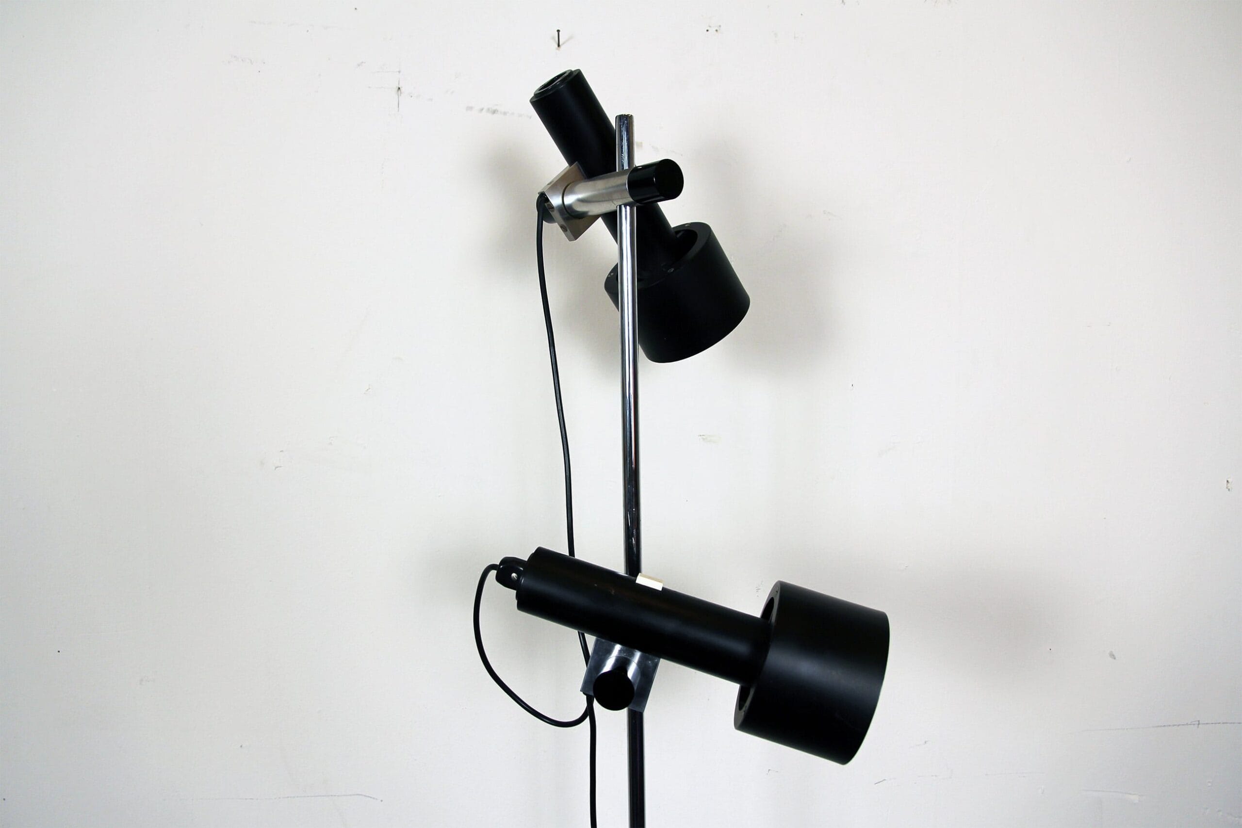 Stand lamp with 2 spots