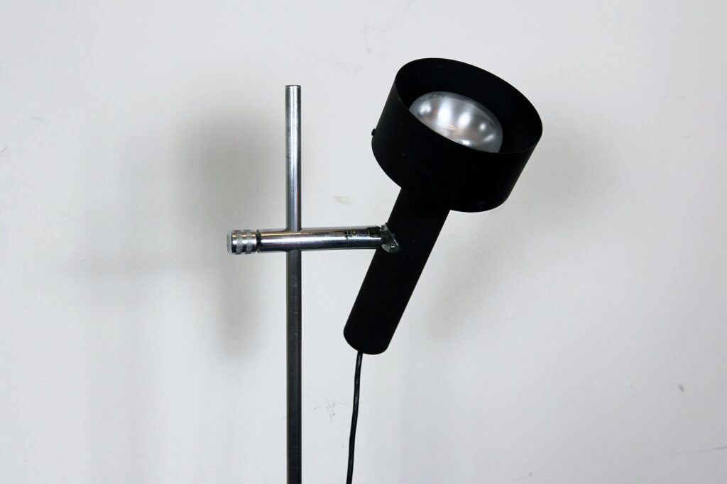 Ständerlampe mit einem Spot
