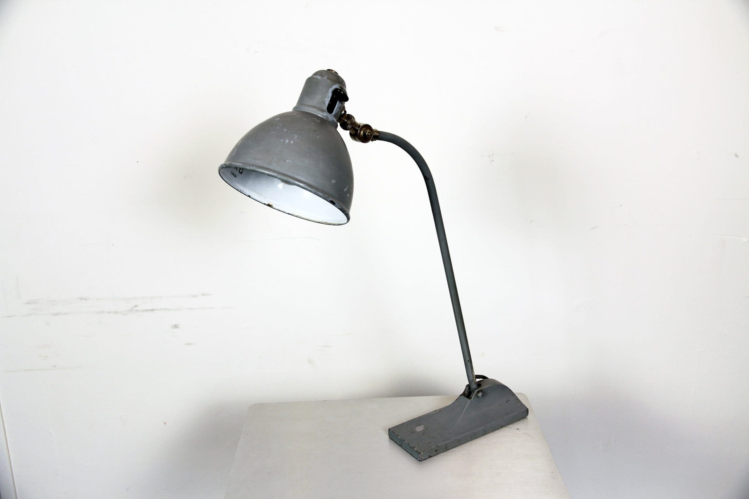 Table lamp