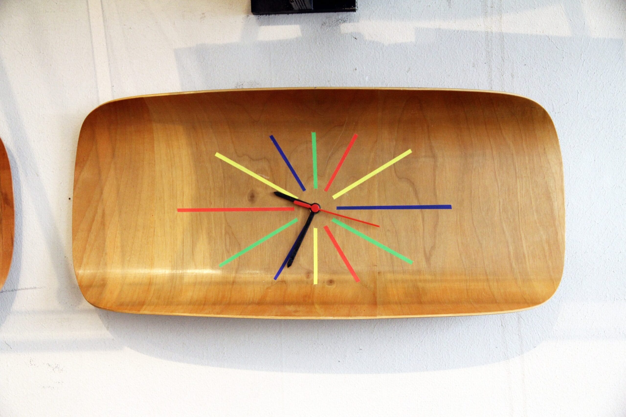 Wall clock baby scale