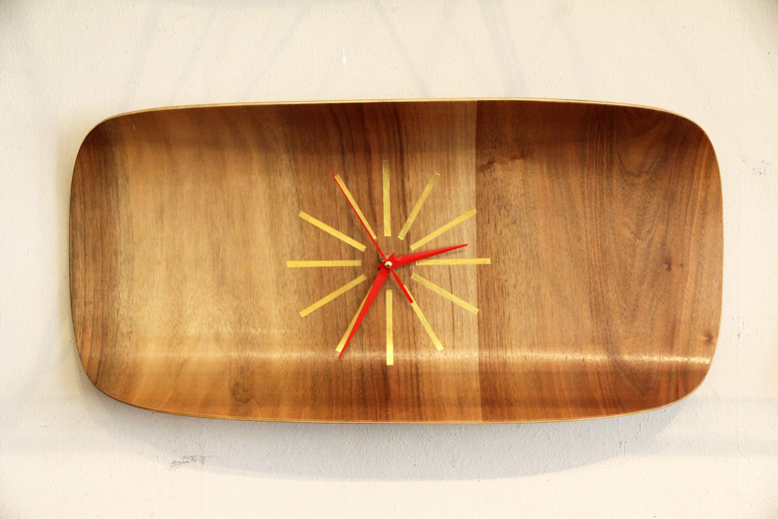 Wall clock baby scale