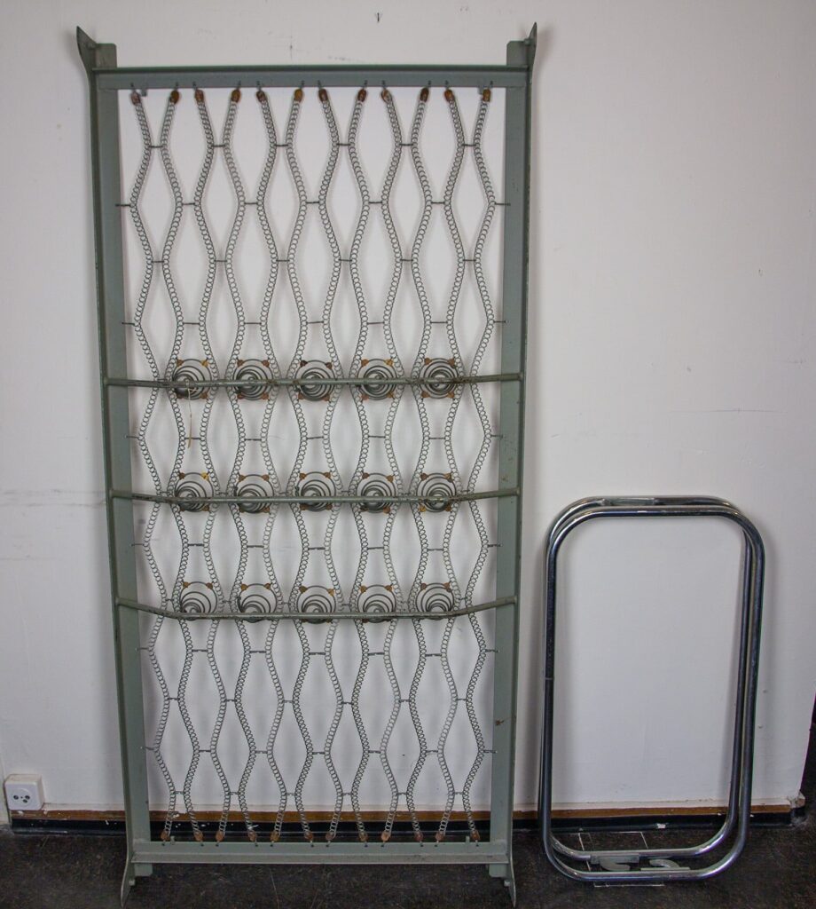 Roth bed model 455 metal-sprung