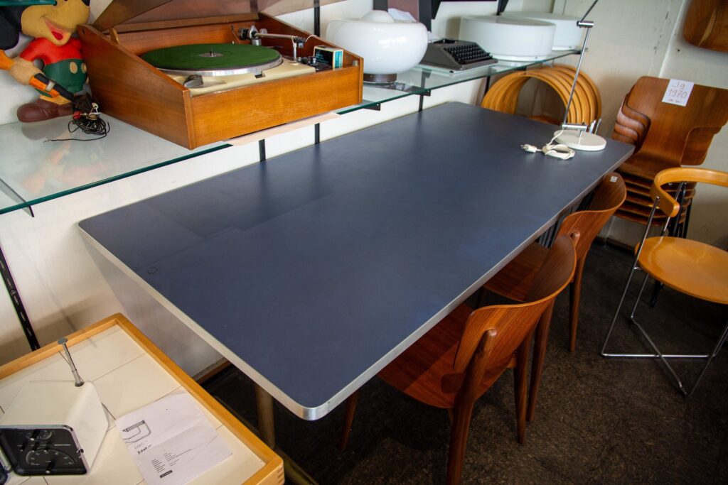 Table de travail robuste