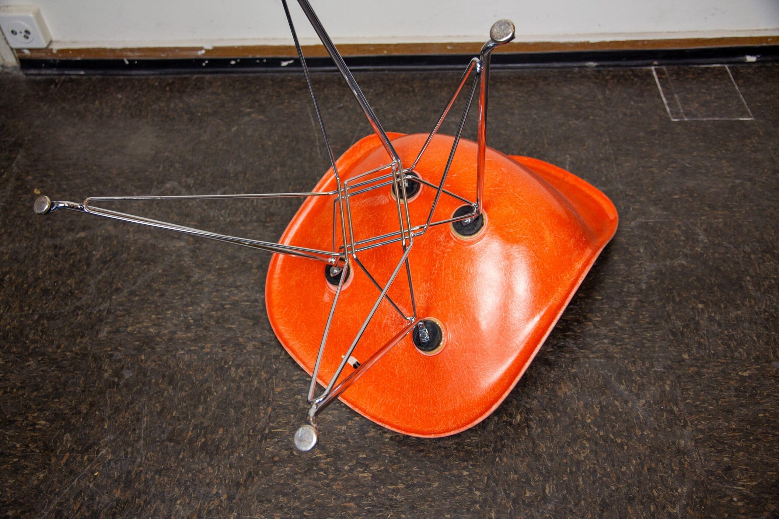 Eames Side Chair Fibreglass DSR - Charles & Ray Eames