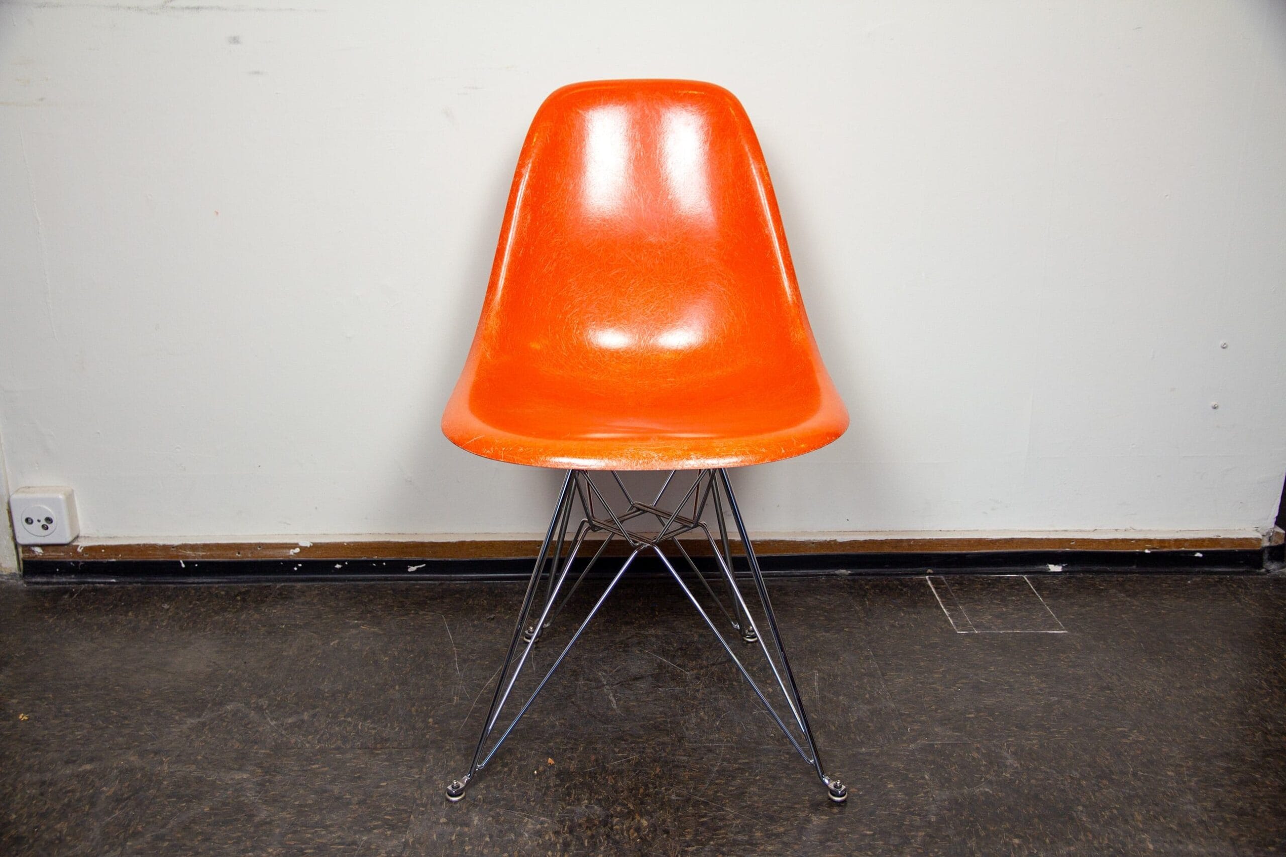 Eames Side Chair Fibreglass DSR - Charles & Ray Eames