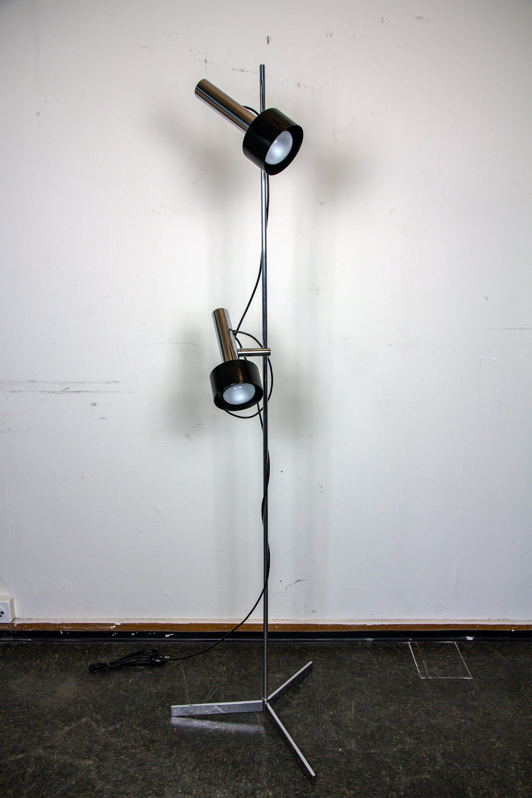 Stehlampe mit zwei Spots – Edi Franz