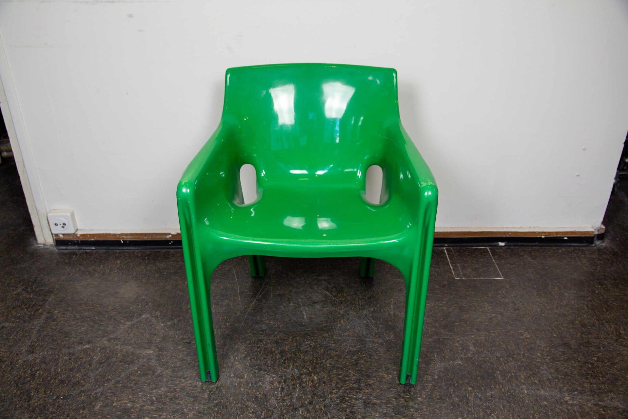 Gaudi Chair – Vico Magistretti