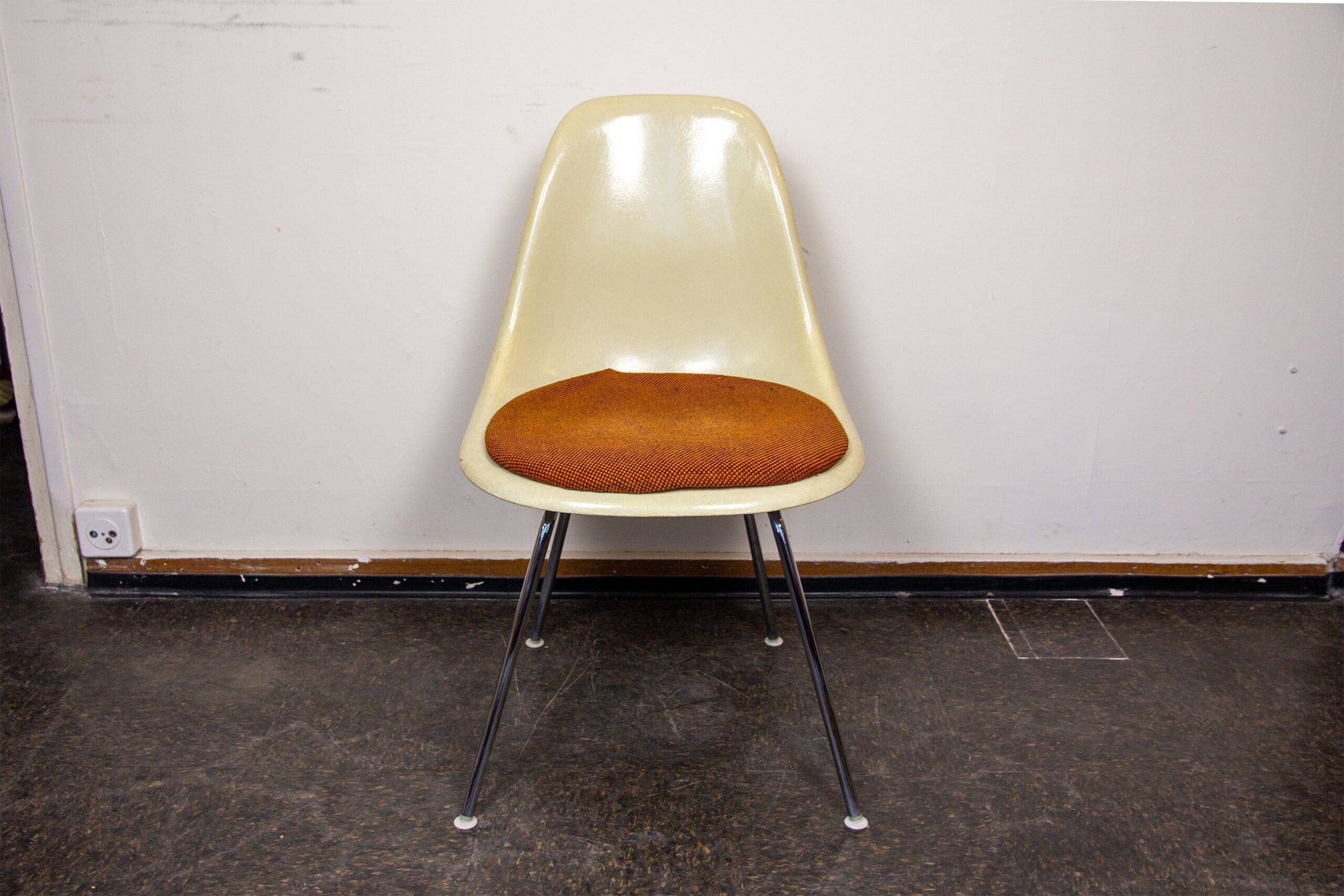 Eames Side Chair Fibreglass DSX Upholstered - Charles & Ray Eames