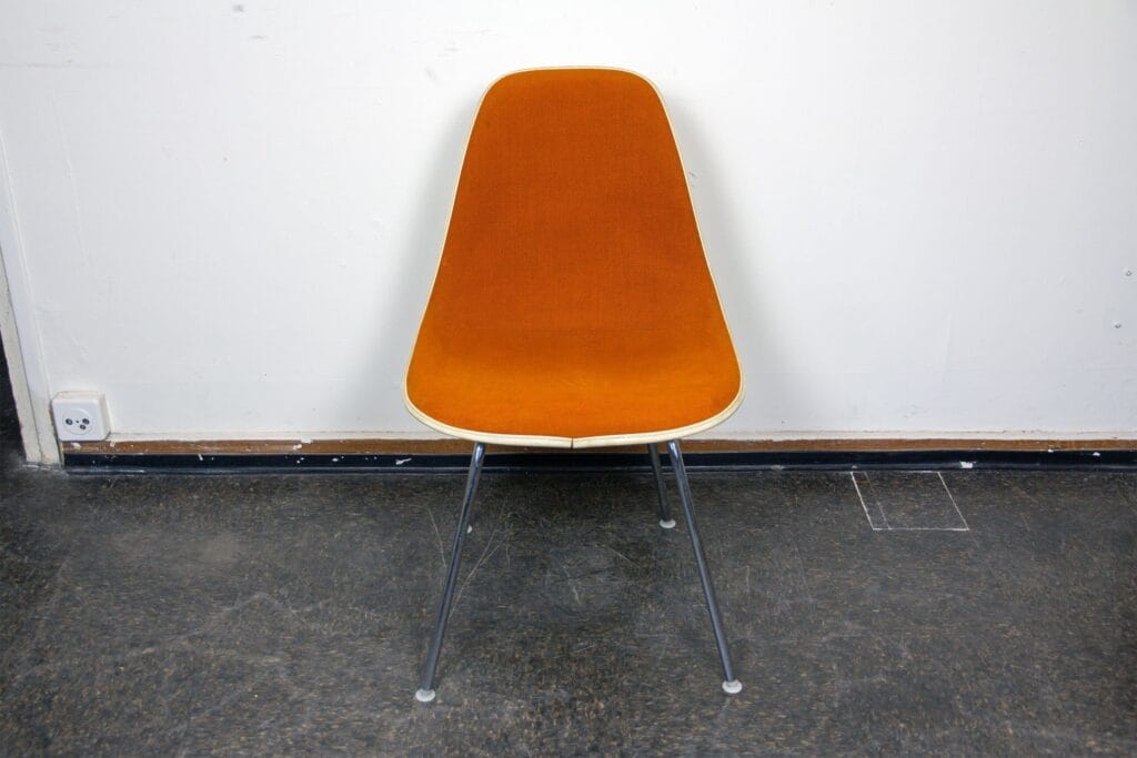 Eames Side Chair Fiberglass DSX mit Stoffbezug