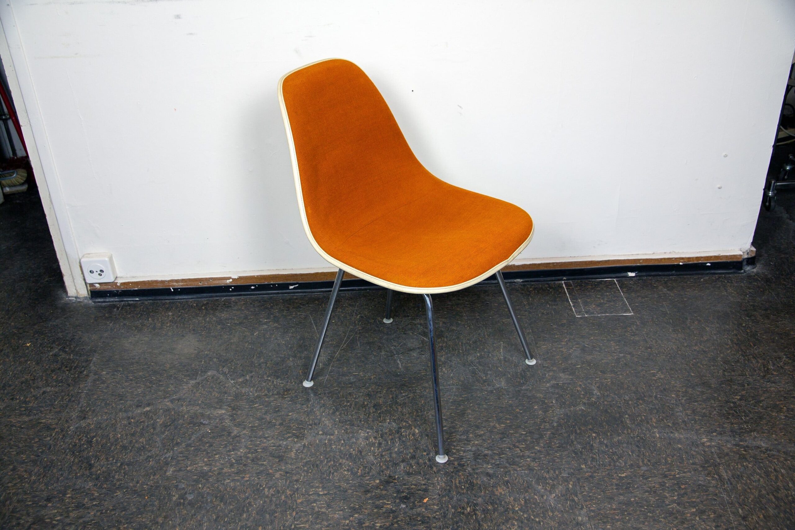 Eames Side Chair Fibreglass DSX with fabric cover - Charles & Ray Eames
