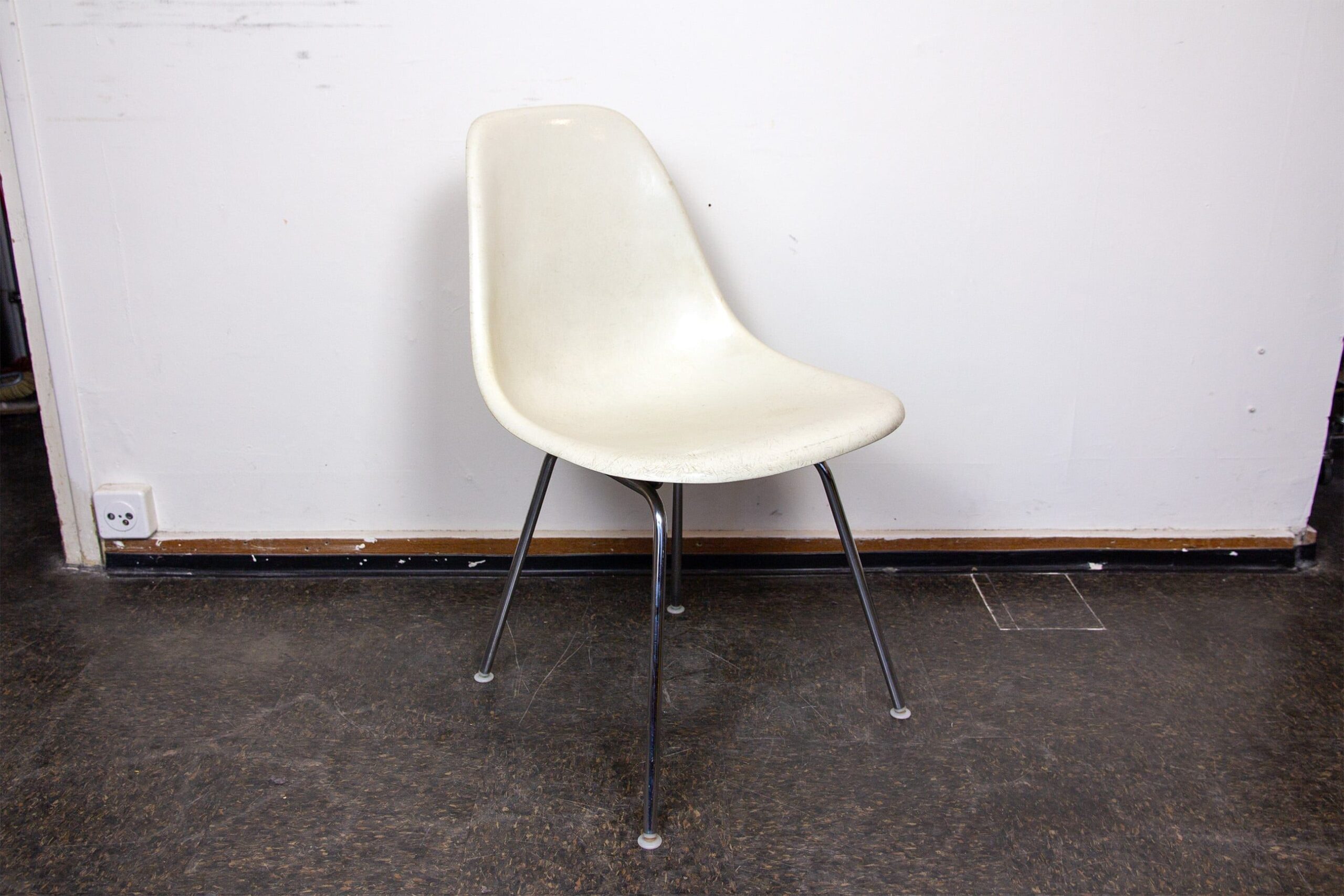 Eames Side Chair Fibreglass DSX - Charles & Ray Eames
