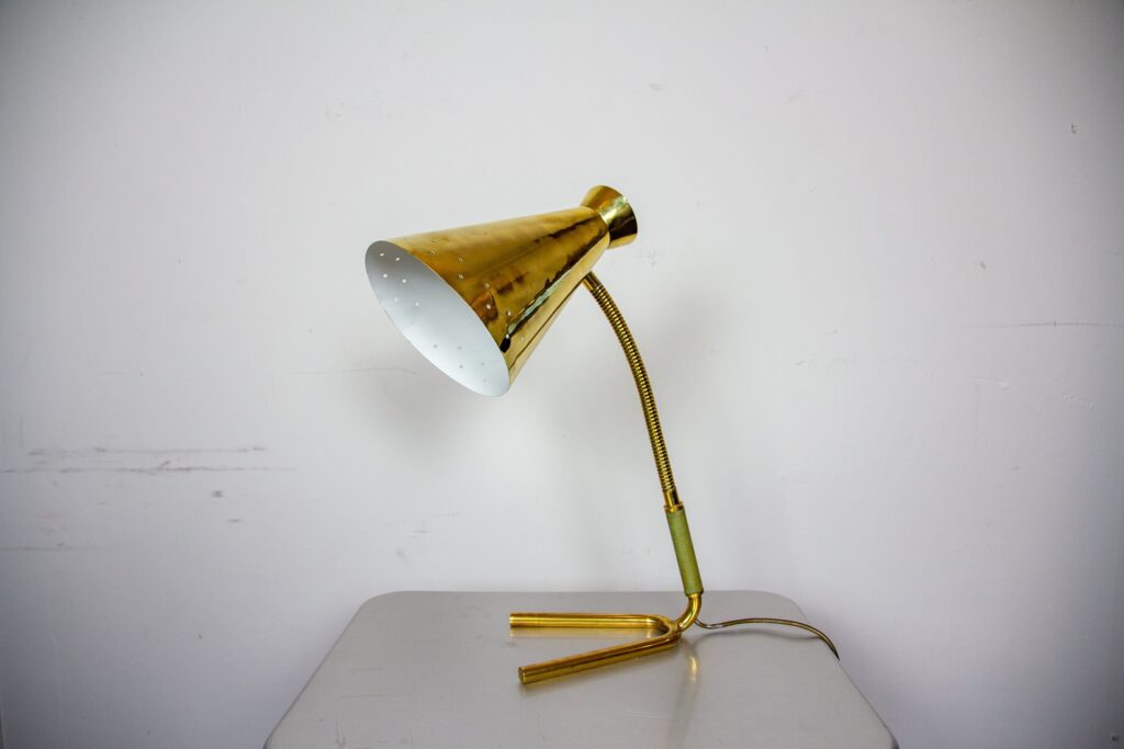 Lampe de bureau en laiton