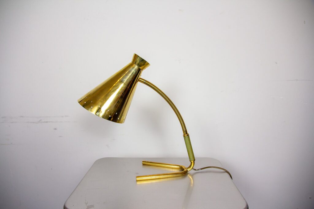 Lampe de bureau en laiton