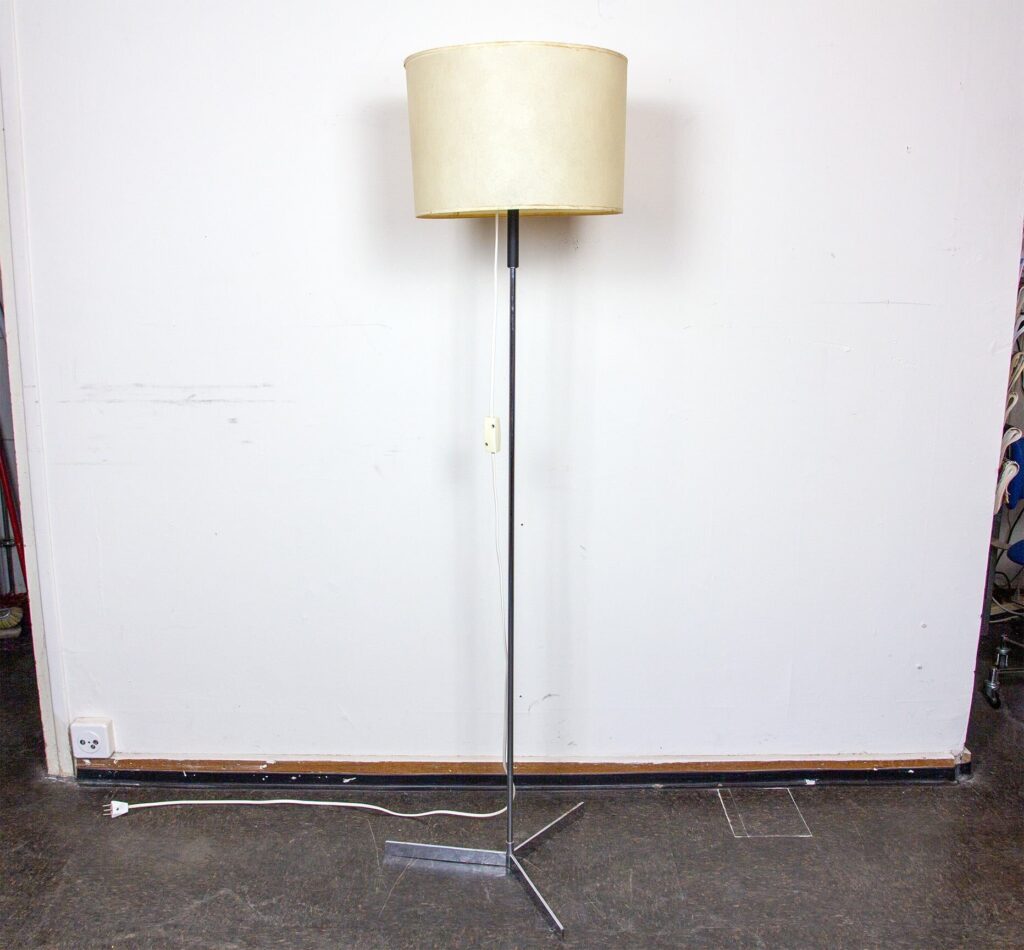 Lampadaire avec abat-jour