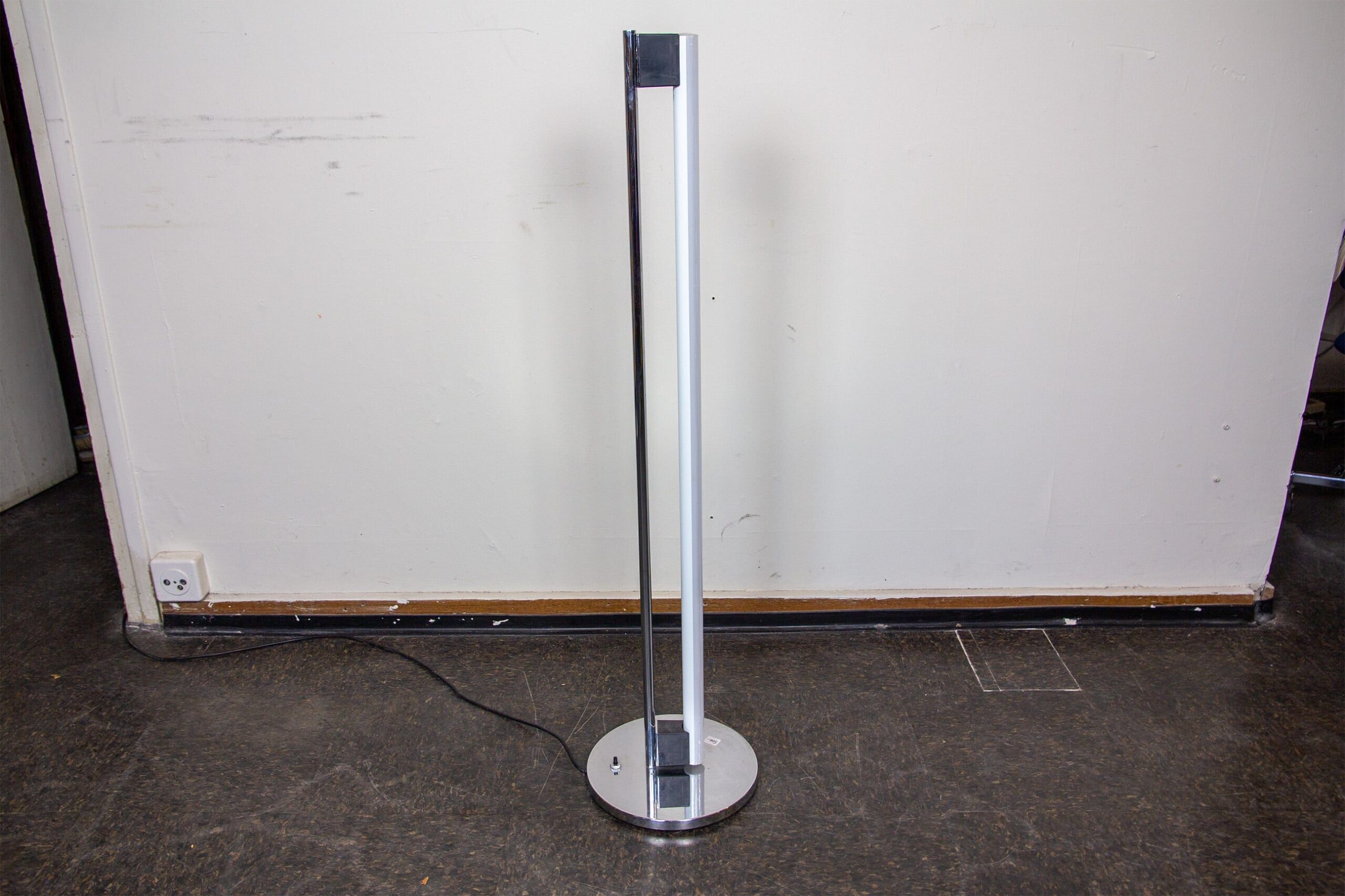 Stehleuchte Tube Light – Eileen Grey