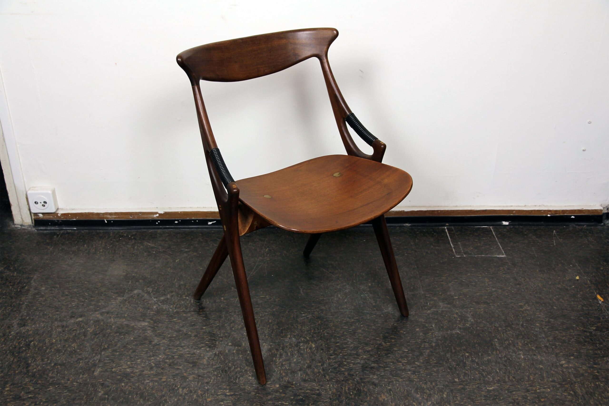 Stuhl Modell 71 – Arne Hovmand Olsen