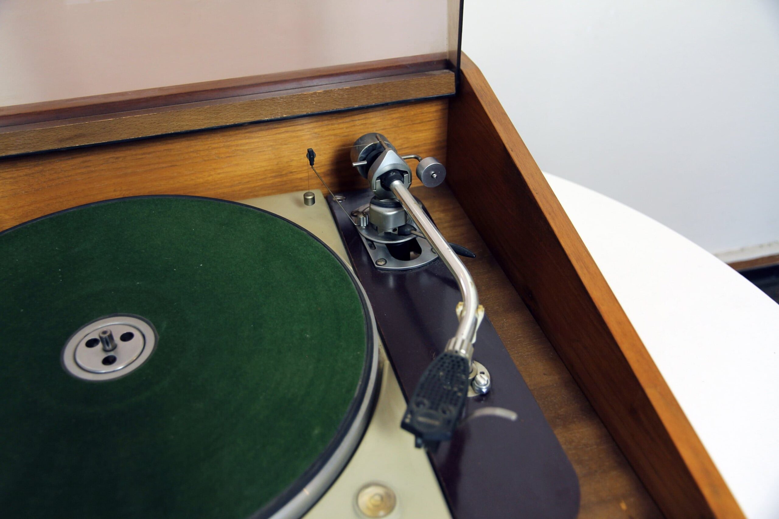 Thorens TD 124 SME turntable
