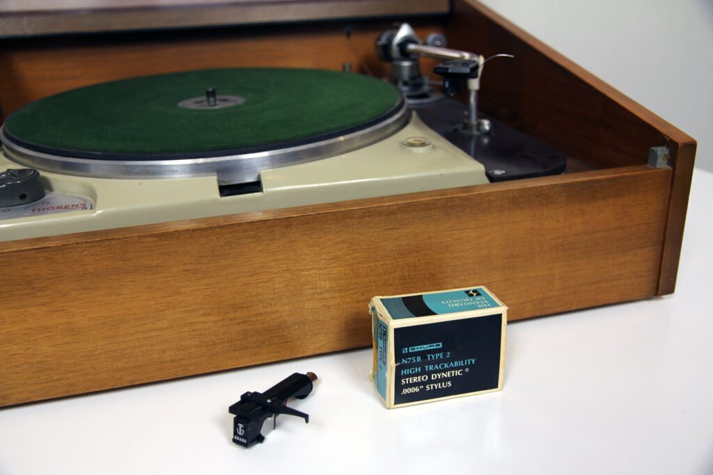 Thorens TD 124 SME turntable