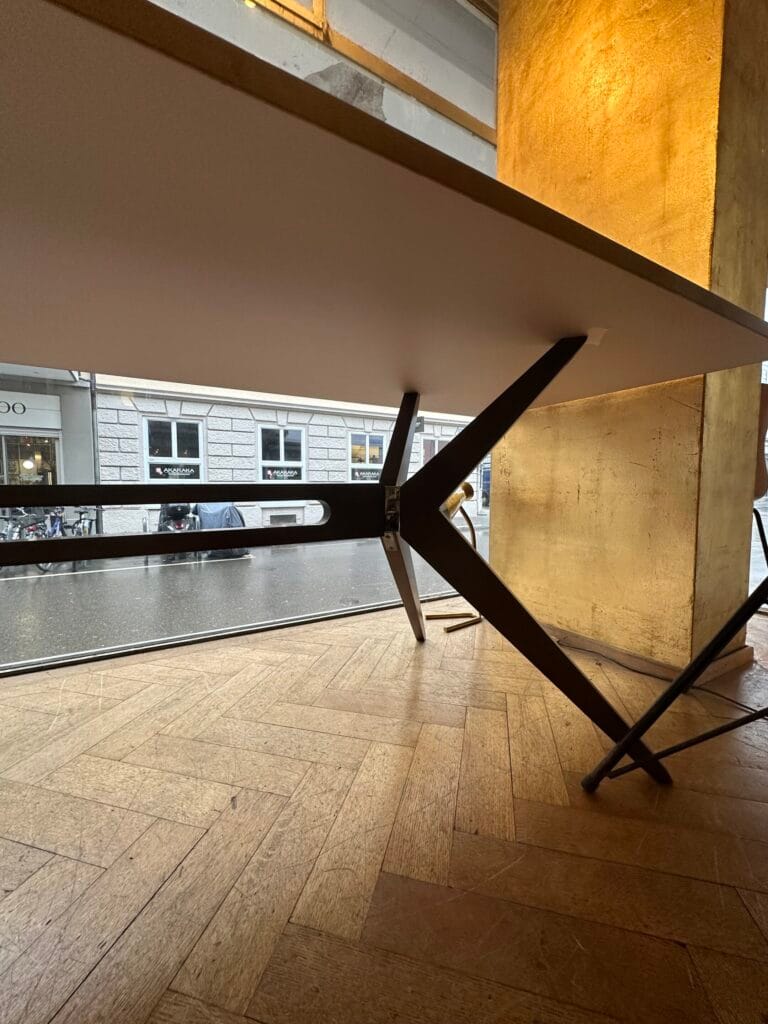 Table à manger / de travail modèle 1000